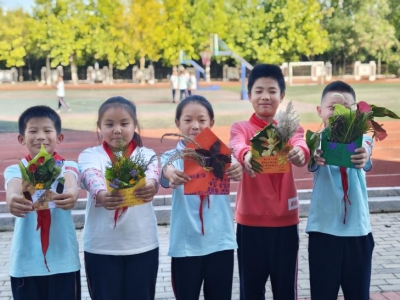 秋叶作笺 童心寄秋 | 天衢新区尚德小学三年级开展创意手工课