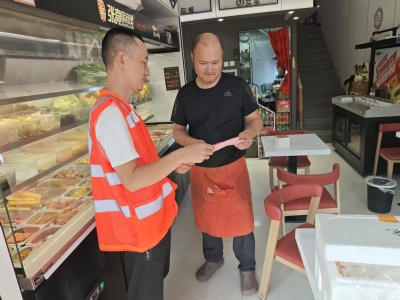 德州环卫：双节前夕送倡议 倡导文明新风尚  