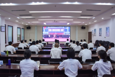 德州干部群众收听收看纪念中国人民抗日战争暨世界反法西斯战争胜利80周年大会盛况