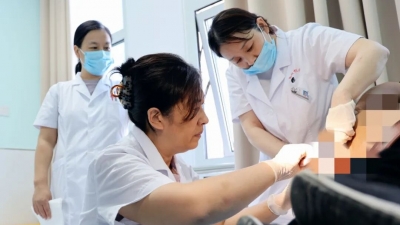 北京市肛肠医院专家田颖到德州市中西医结合医院坐诊、手术