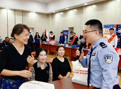 警心连桑榆 守护夕阳红 | 德州公安举行“敬老月”宣防活动