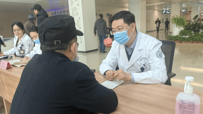 齐鲁医院德州医院举办重阳节义诊活动