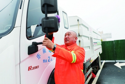 乐陵郝俊岭：洗扫车是他的“老友”
