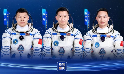 神二十乘组踏上回家之旅！神二十一载人飞船顺利撤离空间站组合体