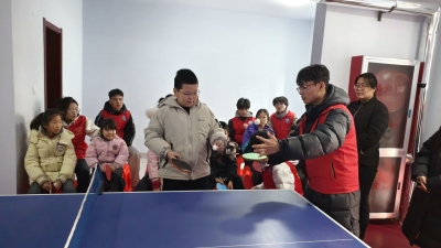 天衢新区宋官屯街道滨河社区开展青少年乒乓球公益培训活动