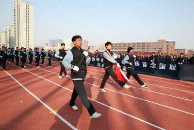 铭记历史 珍爱和平 | 德州阳光未来外国语学校举行国家公祭日主题教育升旗仪式