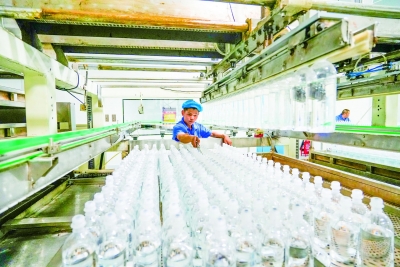 四中全会精神在基层 | 德青制药国内市场份额5年突破20%