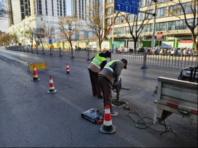 德城市政：抢抓冬季“窗口期” 开展市政设施养护工作