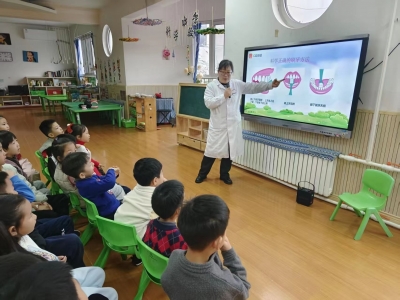 德州市妇女儿童活动中心：医生进课堂 趣味讲解护牙知识