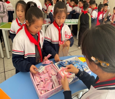 德州天衢新区尚德小学：“红领巾超市”营业 德育活动玩出新花样