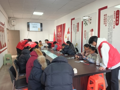 天衢新区宋官屯街道明月社区开展儿童手工活动