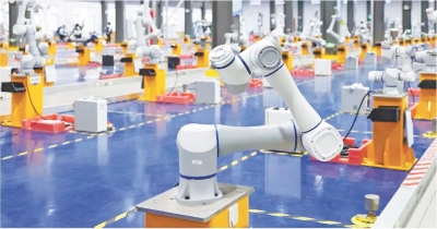 装备智能机械臂的“具身智能体”，正悄悄改变着生产与生活 一只机械臂的“七十二变”