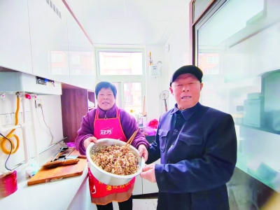 新春走基层 | 辛寨镇辛寨社区 ：千余居民新房里过新年