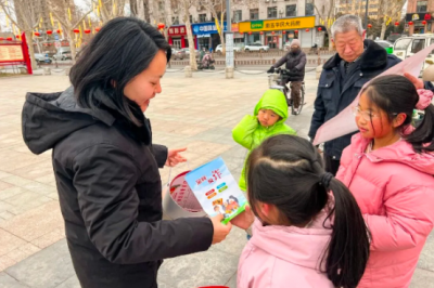 禹城市人民法院开展普法宣传进社区活动