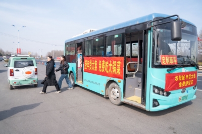 新春走基层 | 禹城：免费接驳车直通年货大集