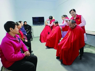 新春走基层 | 车库里的爱心义剪