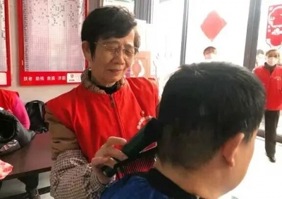 福彩暖春 义剪净居｜德州福彩雷锋月开展“有爱暖民心”活动