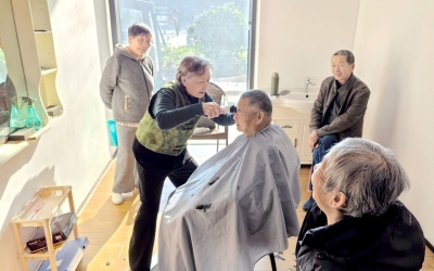 德城区新湖街道爱心义剪暖民心