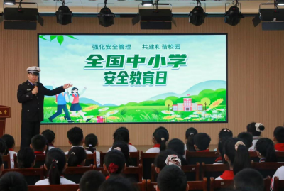 德州天衢新区尚德小学：交警进校园 安全记心间