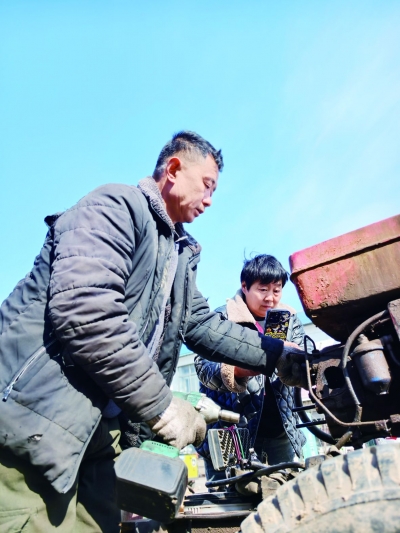乐陵有对​“农机乡医”夫妻