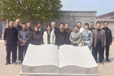 散文｜高迎春：在书香与红脉中汲取前行力量