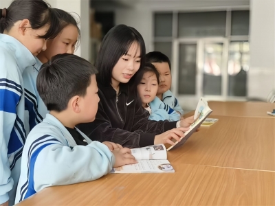 宁津：家门口有了读书点 人大代表来领读  