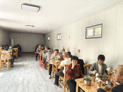 陵城：闲置房变身幸福食堂