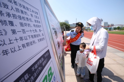 【5·26 我爱路】德州：拉家常讲法规 普法做到心坎上