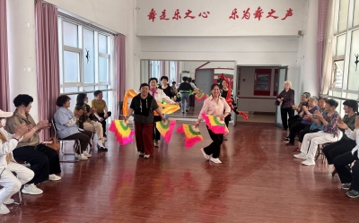 新区办开展“幸福的秧歌扭起来”广场舞培训活动 