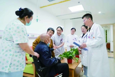 乐陵：医疗温度守护“一老一小” 