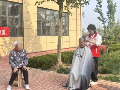 天衢新区宋官屯街道王庄社区开展义剪活动