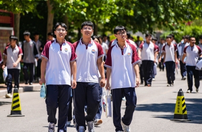 乐陵：高考首日，考生微笑走出考场