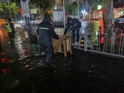 德州市城市管理局市政设施服务中心全力应对强对流降雨天气