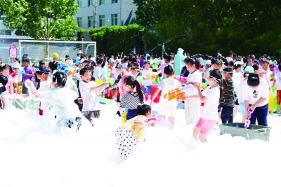 乐陵市开展丰富多彩的“六一”儿童节主题活动：瞧，孩子们玩得多开心