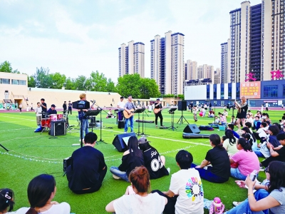 禹城 ：“草地音乐趴”点燃夏夜浪漫