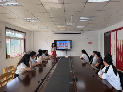 天衢新区宋官屯街道刘集社区开展文明养犬宣传活动