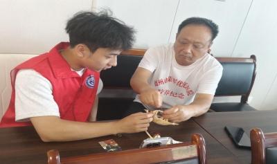 竹篾传情 初心铸魂——山东华宇工学院学子与退役老兵携手开展红色实践活动