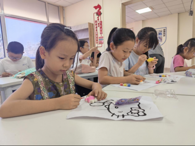 文明润童心 | 德城区天衢街道东长社区开展石膏绘画创作活动