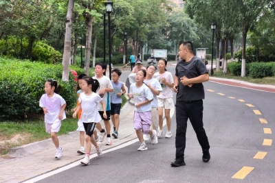 开跑！星凯国际少年跑团“燃”动暑期