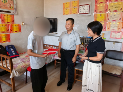 爱心助学送温暖！中国人寿德州分公司联合德城区关工委走访困境学生