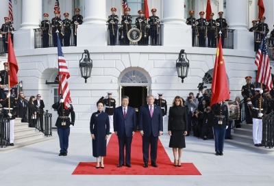 习近平出席美国总统特朗普在白宫举行的欢迎仪式