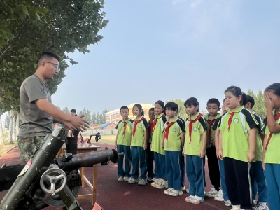防空演练、国防宣讲、武器展览，天衢新区赵宅中心小学开展全民国防教育月活动  