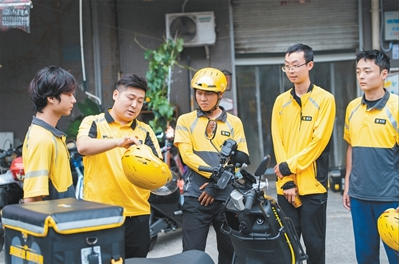 德水观澜 | 外卖骑手奔波街巷暖民生，背后涌动青春力量