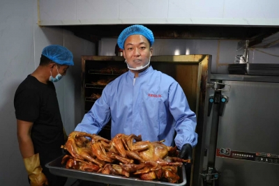 云聚新活力丨庆云“00后”小伙扎根直播间 西郎坞风干鸡借“网”飞出乡村