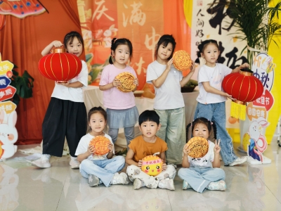 庆云县各幼儿园开展迎“双节”活动