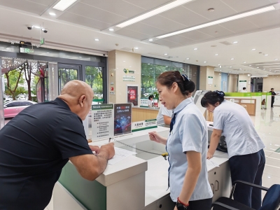 一笔笔业务，攒下长久的客户信任 | 邮储银行德州市分行营业主管的一线故事