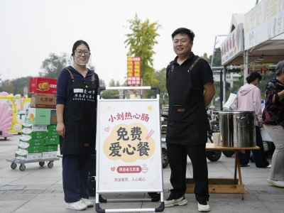 一餐暖人心 一城有大爱！德州姑娘刘梦奇医院旁免费送餐，引来全城爱心接力